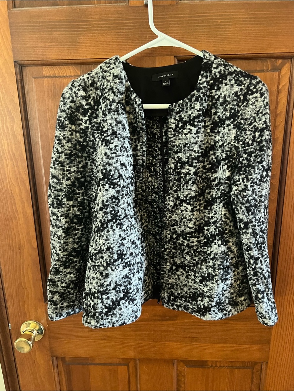 Ann Taylor Black and White Textured Collarless Jacket